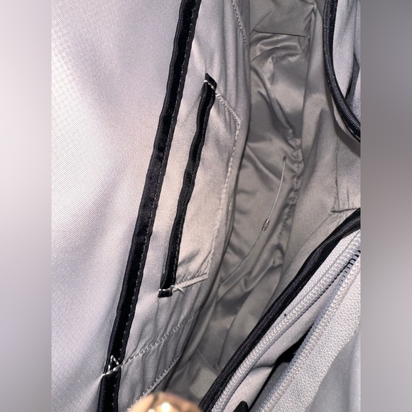 Tumi Oxford compact carry-on - Picture 8 of 17